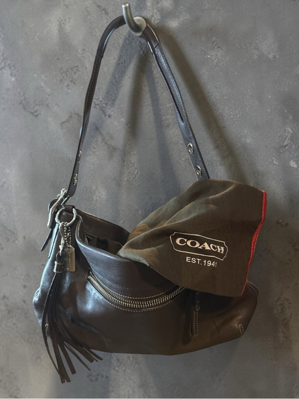 Coach Legacy Dark Brown Leather Shoulder Bag. H056-1417 w/Dustbag! - Picture 4 of 6